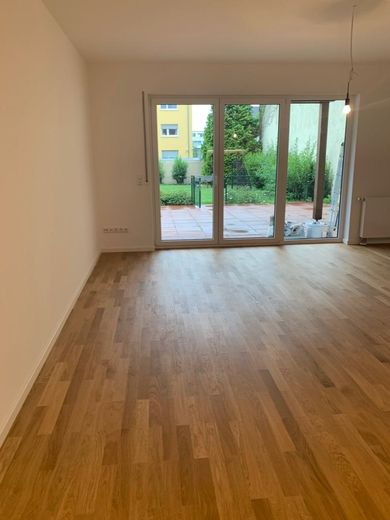 Appartamento con 3 locali, bella cucina componibile e ampio balcone in affitto! – Wohn/Esszimmer
