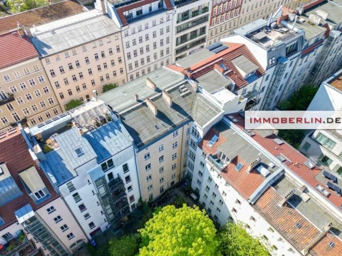 IMMOBERLIN.DE - Geteiltes Wohn- & Geschäftshaus mit Ausbaugenehmigung in gefragter Lage – Foto 1