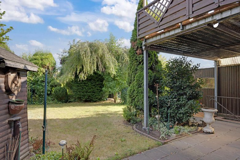 Casa bifamiliar con potencial de ampliación para una tercera vivienda entre Düsseldorf y Mönchengladbach – Terrasse