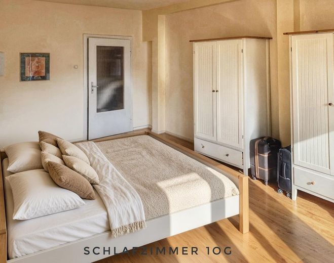 Maison à colombages avec cour intérieure, atelier et garage – vieille ville d’Uelzen, sans commission – Schlafzimmer Wohnung 1OG
