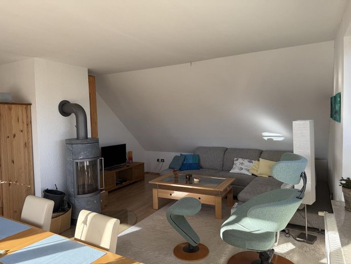 Großzügige Wohnung in Pelzerhaken - 300 m zur Ostsee – Wohnzimmer mit Kamin