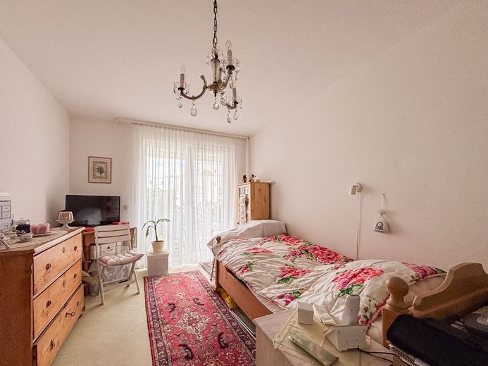 Modernes Wohnen im Europaviertel: Gepflegte 2-Zimmer-Wohnung (Bj. 2003) mit Balkon &amp; TG Stellplatz – Schlafzimmer