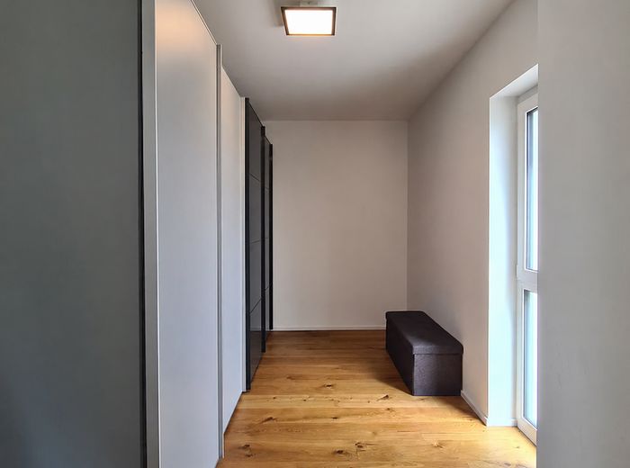 Exklusives Einfamilienhaus - einziehen und wohlfühlen – Ankleidezimmer