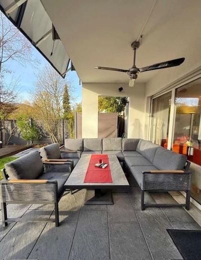 Von Privat an Privat: Außen Understatement – innen exklusiv! – Terrasse