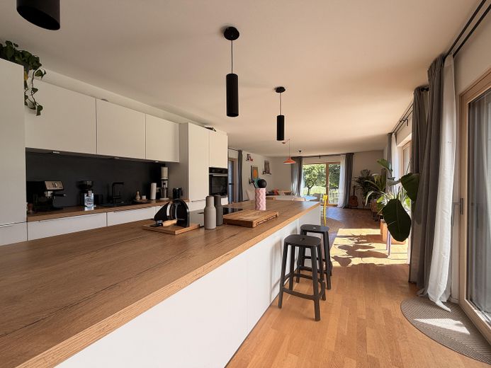 Neubau 2023 | KfW-40+ | PV + Speicher | 135 qm Wohnfläche | 635 qm Grundstück mit Südgarten – Küche