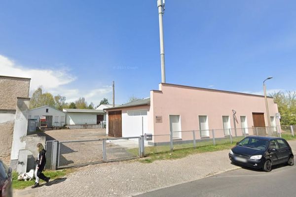 1500 m² Gewerbegrundstück, Halle, Lager und Bürofläche