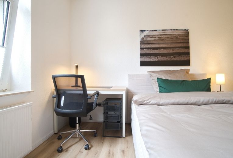 Erstbezug nach Renovierung und Möblierung: sehr schöne Wohnung in ruhiger Citylage mit Gartennutzung und HomeOffice-Möglichkeit – baf97136898828fca800a1edefcfdd7ab8bb2346.jpg