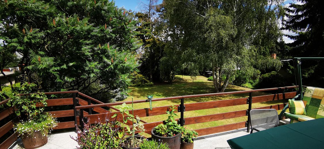 Kiekebusch’te enerji verimli konut – sichtgeschützte Terrasse
