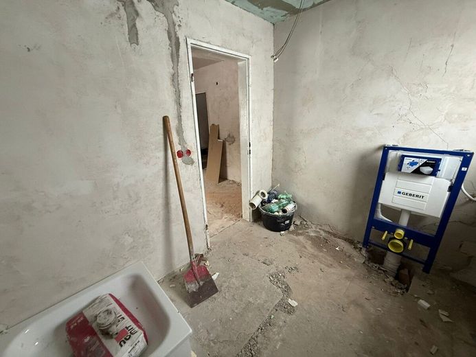 Natur pur in absoluter Alleinlage - 1.002 m² Grundstück mit Bestandsgebäude in Schifftdorf-Bramel – Sanierung begonnen- Badezimmer