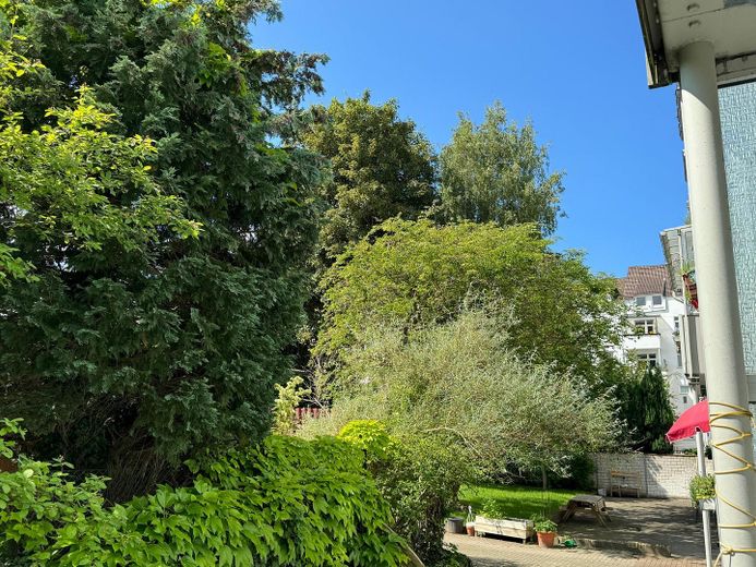 Blücher: heller, solider, Altbau und DG-Neubau - Perfekt für Eigennutzung oder Kapitalanlage – Blick vom Balkon NW
