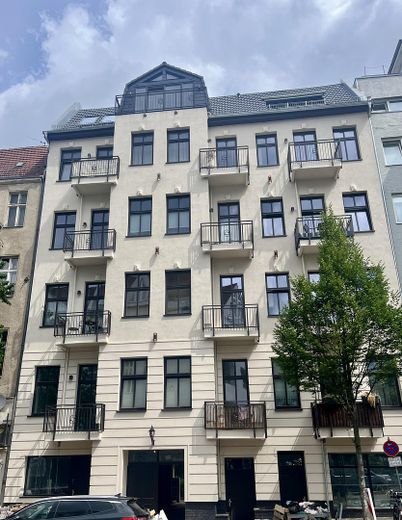 2 Zimmer in saniertem Altbau | absolut ruhig | Balkon | EBK | Keller – Foto 1