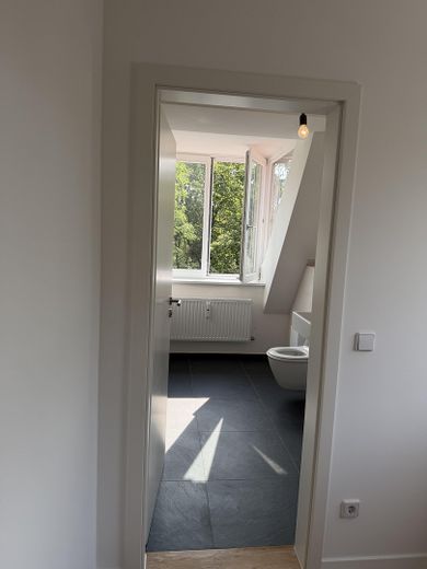 Wohnen im Denkmal – frisch sanierte 115-m²-Dachgeschosswohnung mit großem Wohnbereich – Foto 14