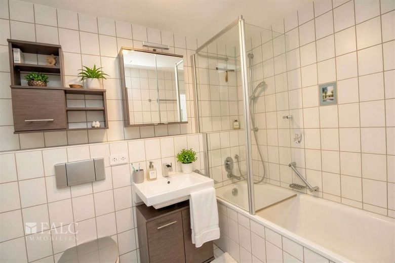 Exklusives Penthouse im Zentrum – Neu BAD - (KI generiert)