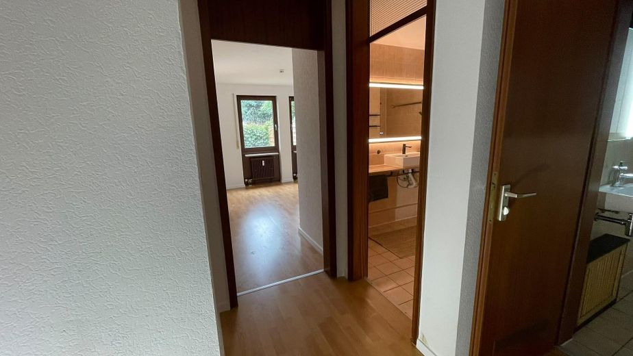 Double investment, two apartments, one offer! – 3 Zimmer Wohnung Flur