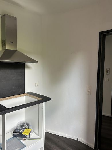 Penthouse tarzında tamamen yenilenmiş ve boş (kiralanmamış) – Küche