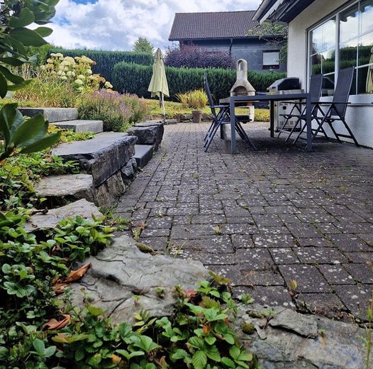 Casa unifamiliare con giardino, garage e posto auto – Photo 14
