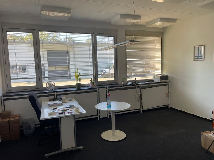 Helles und ruhiges Büro in Top-Lage in Hanau-Großauheim – Büro 3