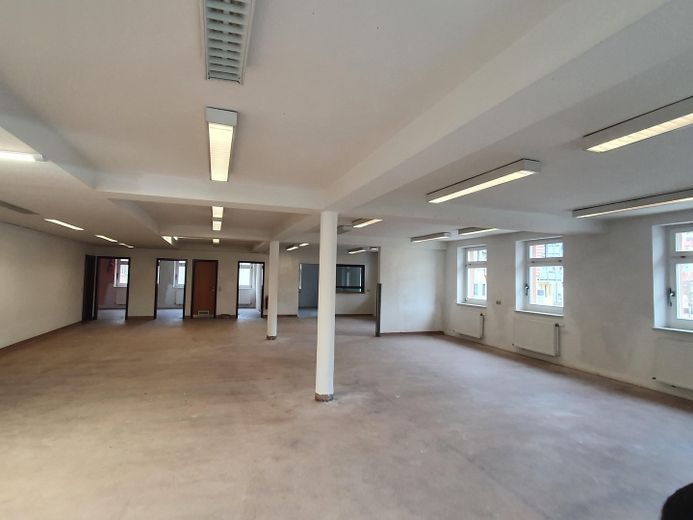 Büro/Gewerbe, Kanzlei, Praxis, Schulung, Handwerker, Handel im Zentrum von Altensteig – OG 1
