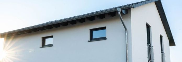 Neuwertiges Einfamilienhaus mit A+, Wärmepumpe und Doppelgarage in Oberkotzau