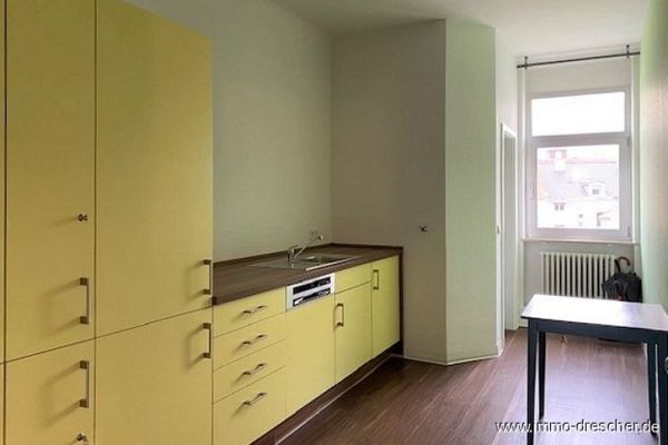 ## Su consulta médica perfecta con laboratorio, cocina equipada y recepción - en Beethovenplatz en Saarbrücken ##