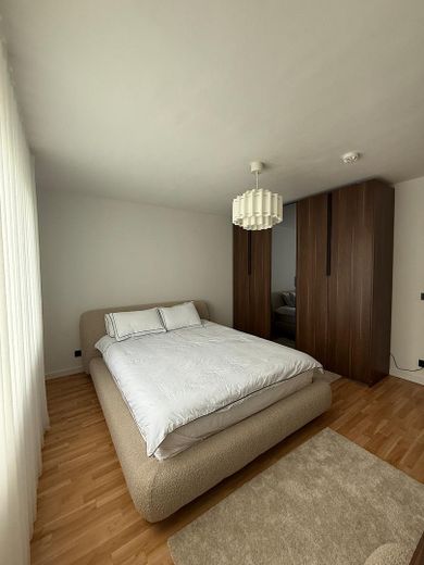 Appartement 3 pièces en Weststadt – 74 m², rénové, balcon, avec potentiel de valorisation – Elternschlafzimmer