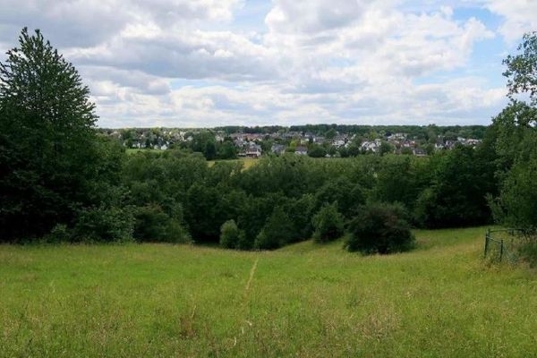 Gran parcela edificable en zona tranquila Bonn-Ippendorf propiedad para entendidos ubicación natural directa vista despejada