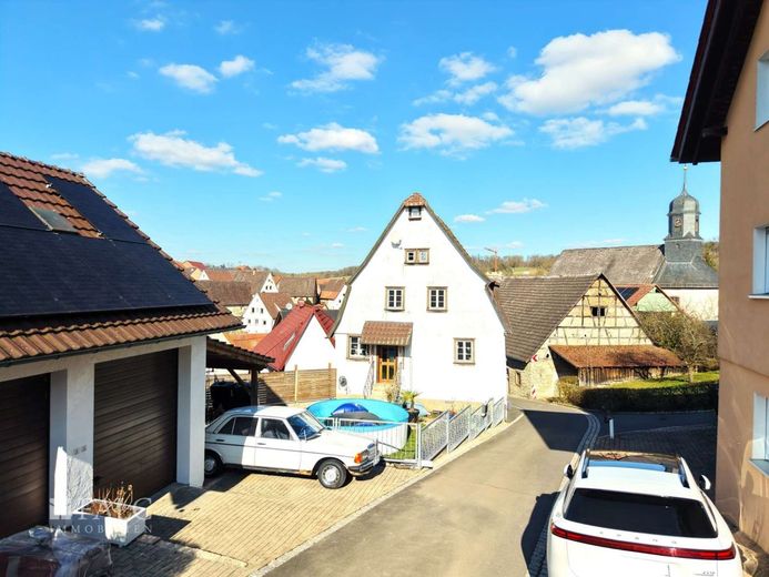 Saniertes Einfamilienhaus mit Platz für die ganze Familie! - FALC Immobilien Heilbronn – Mit ausreichend Parkmögl.