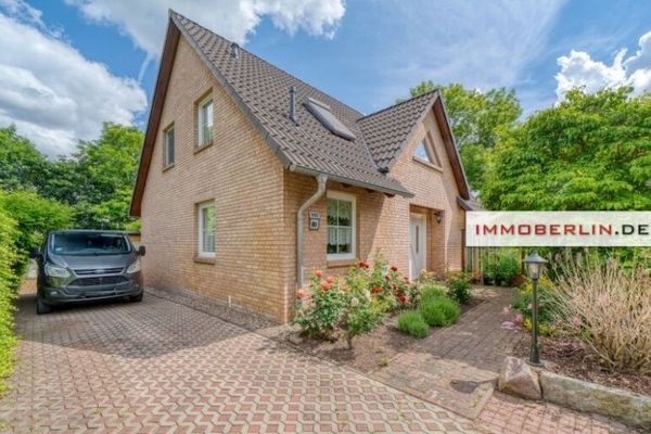 IMMOBERLIN.DE - Wohlfühllage! Fabelhaftes Haus in zweiter Reihe mit idyllischem Sonnengarten