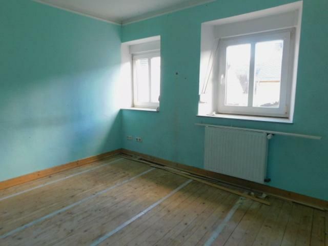 Mehring a.d. Mosel - Handwerker aufgepasst - zentral gelegenes Doppelhaus/Reiheneckhaus mit Ausbaupotential – SB18-1 Schlafzimmer 2 OG