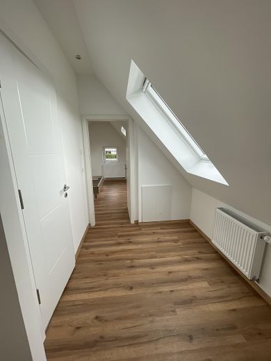 Wohnung im idyllischen Grün in einer Top-Lage. Erstbezug!! – Flur obere Etage