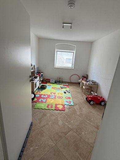 1. Obergeschoss Wohnung rechts – 1. Schlafzimmer