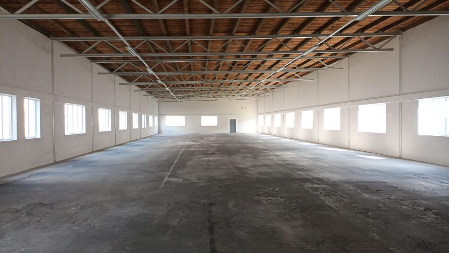 Gewerbehalle, Lagerhalle, Halle 760m² und Büro / Sozialräume 100m²  (O-H-S 34) – Halle sicht v. Tor nach hinten
