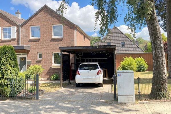 Vivere in modo compatto, vivere con ampiezza – con cantina a Glinde: casa invece di appartamento