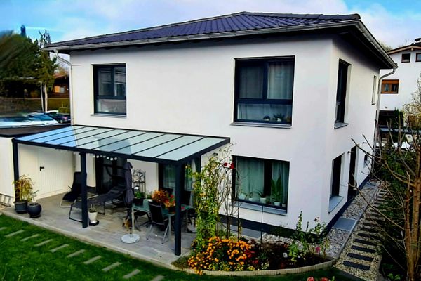 Yeni değerinde şehir villası, masif yapı, geniş oda düzeni, doğal yapı malzemeleri
