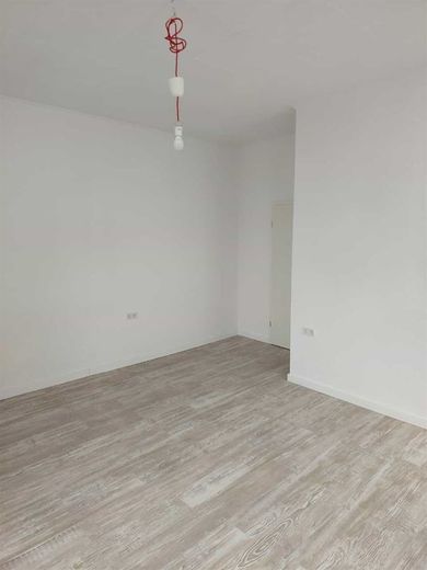 Großzügige 4-Zimmer mit EBK, Laminat, 2xBädern, Wanne und Dusche in guter Lage! – Musterfoto Wohnung obendrüber
