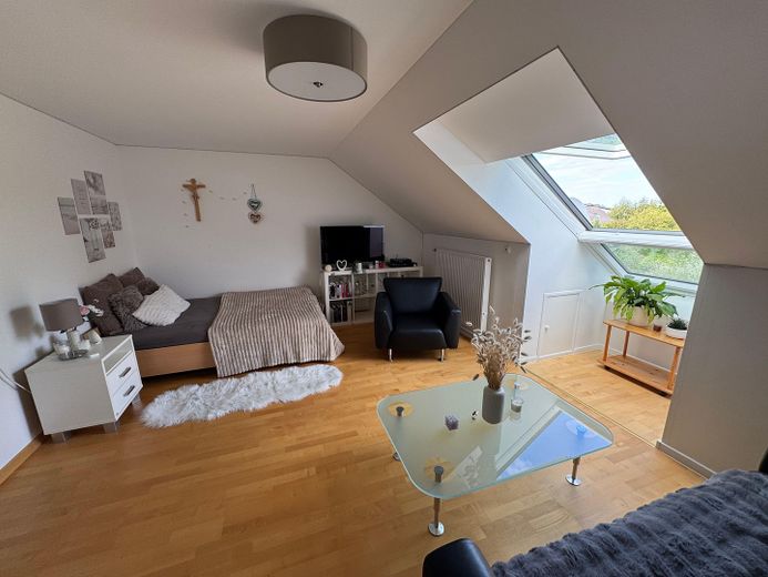 Top modernisiertes Reihenmittelhaus, in ruhiger und zentraler Lage – DG Studio 1