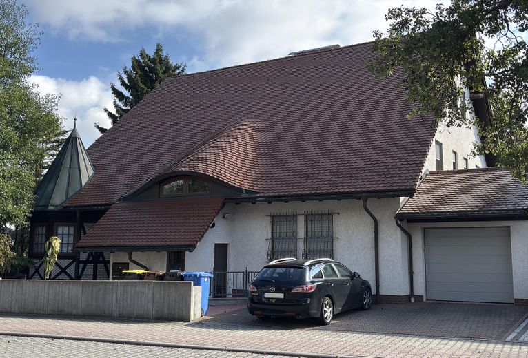 Moderne Maisonette „Am Weinfass“: Komplett renoviert mit flexiblem Wohnkonzept – Eigener PKW-Stellplatz