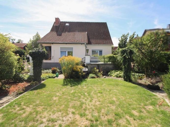 Wohnen mit Garten, Garage und Freistellplatz in Feldrandlage – Foto 1