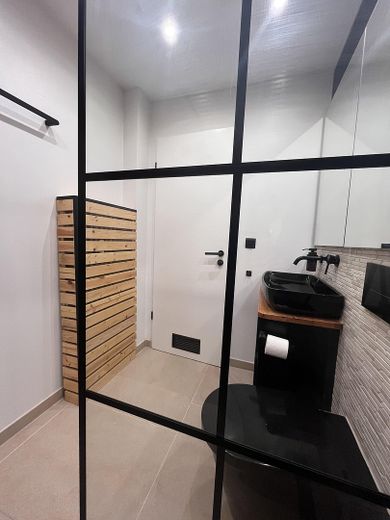 Bad von der Dusche aus