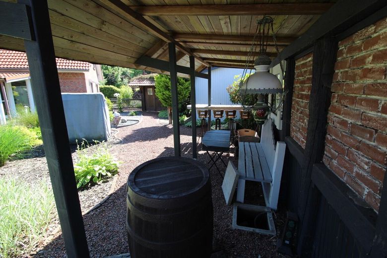 Exquisites Einfamilienhaus mit idyllischer  Gartenanlage + Teich, Saunahaus, Carport &amp; neue Heizung – Impressionen