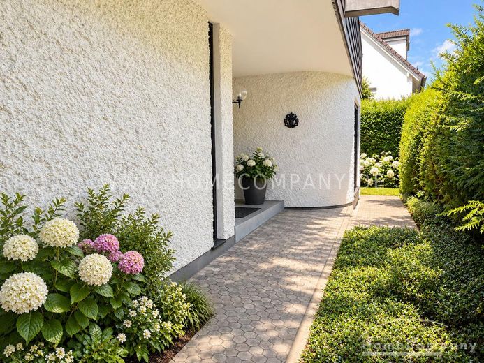 Freistehendes Architektenhaus mit großem Garten – 08464dfd483e82c5f1c0be93e6ca3ec18733f831.jpg