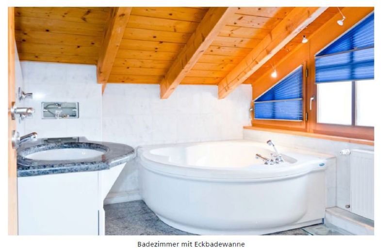 Badezimmer  Badewanne +Dusche