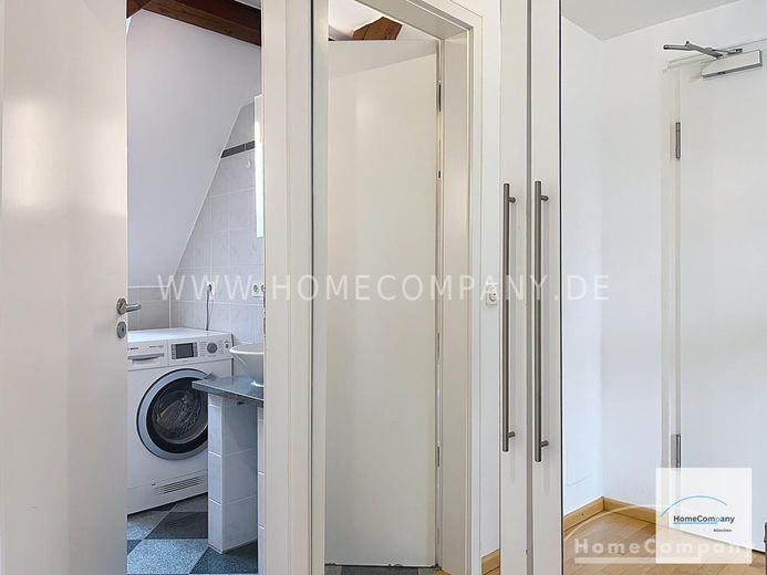 Helle, modern möblierte 1,5-Zimmer-Dachgeschoss-Maisonette-Wohnung mit Südbalkon in Schwabing – a7c0a9f23443203d75a90211ee2e047cfc3e89ec.jpg