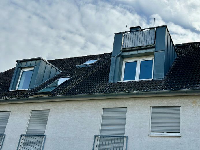 Appartamento di 2 locali in posizione tranquilla a Lev. Rheindorf – Wohnung Aussenansicht