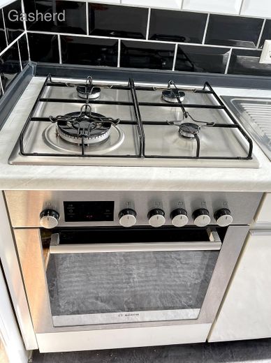 Gepflegte 3-Zimmer-Wohnung mit Balkon und Tageslichtbad nahe der Weser in Bremen-Woltmershausen – Küche