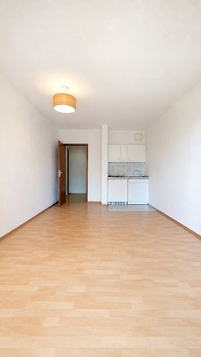 Apartamento de 1 habitación disponible para ocupar en Kassel-Mitte (ascensor, vivienda amueblada y potencial para Documenta – Wohnung - aktuell leer