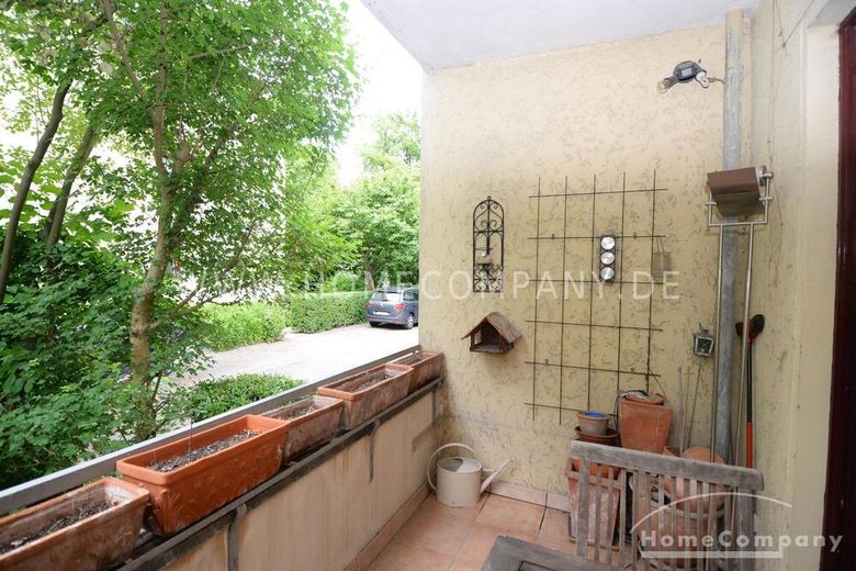 Helle und stilvoll möblierte Wohnung mit großem Balkon und Gartenblick – ef271a45ff41ad7bff6d1cd9f94a32eecacdec6c.jpg