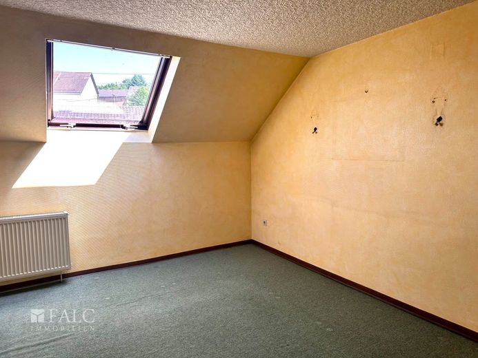 Preiswertes Familienhaus plus Baugrundstück! – Dachgeschoss