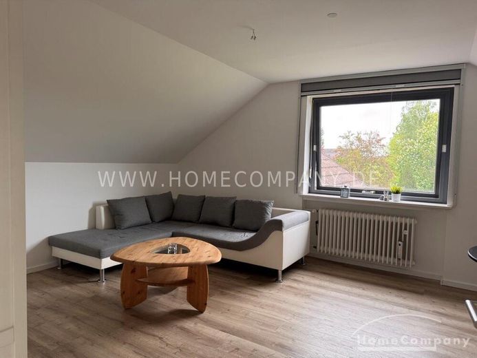 Schöne, gemütliche 2 Zi.-Dachgeschoss-Wohnung, z.T. mit leichten Schrägen, im 1. OG eines 2 Parteienhauses. – bb05da9ee9bc0f9eb711be760f3a6310515f7c92.jpg