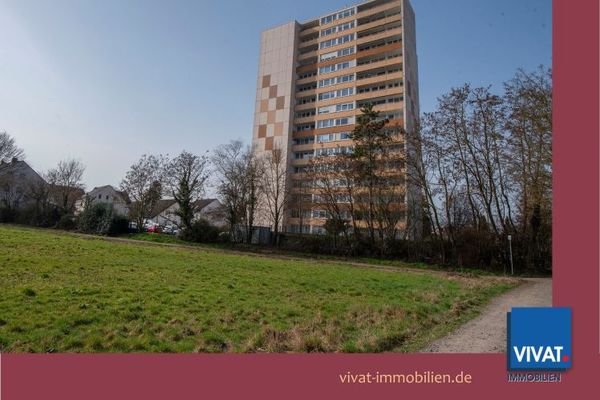 Gut vermietete 2ZKB mit Stellplatz in sehr gepflegtem MFH am Feldrand. Käuferprovisionsfrei!